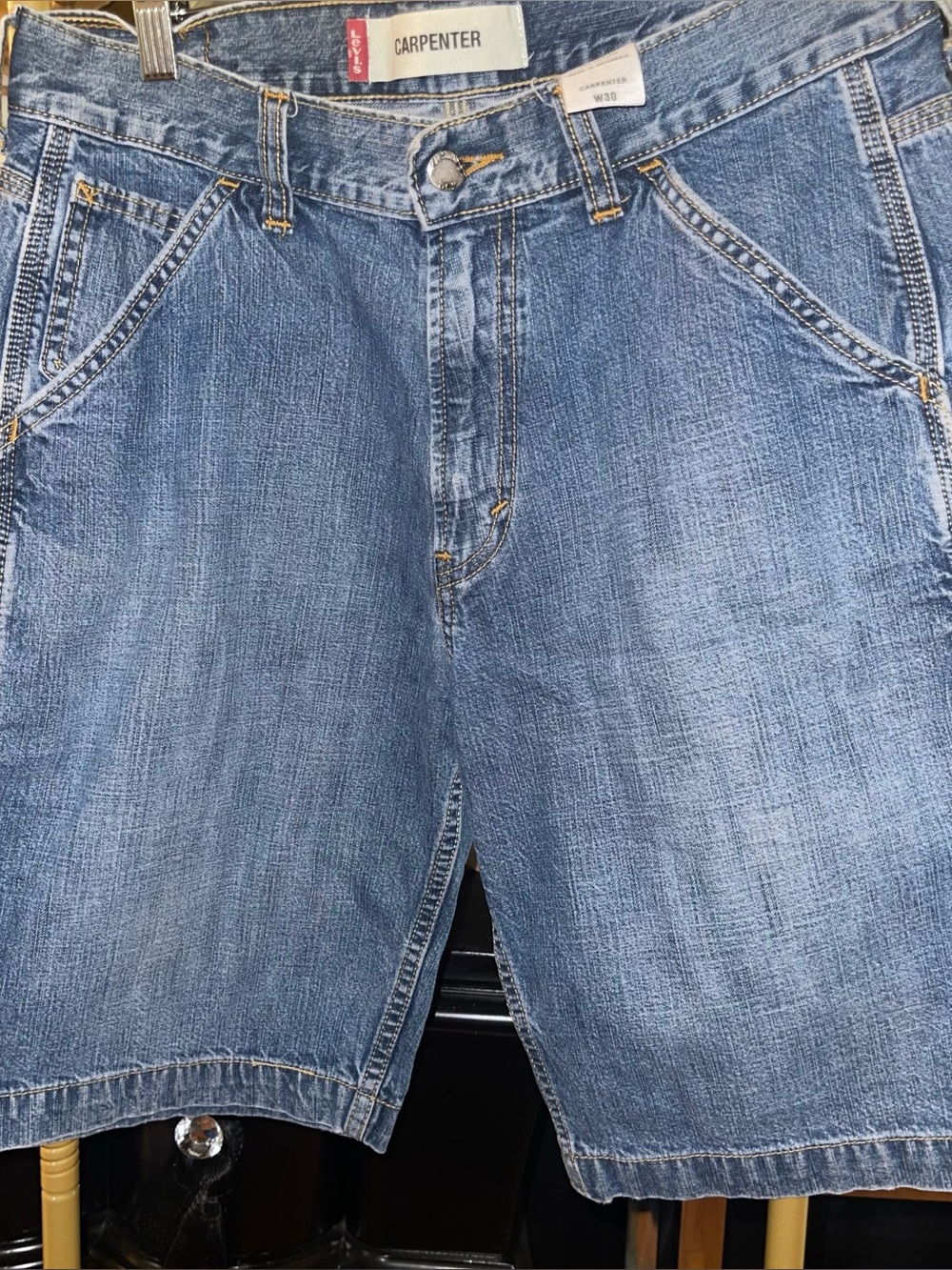 Levi Carpenter Short. NWOT